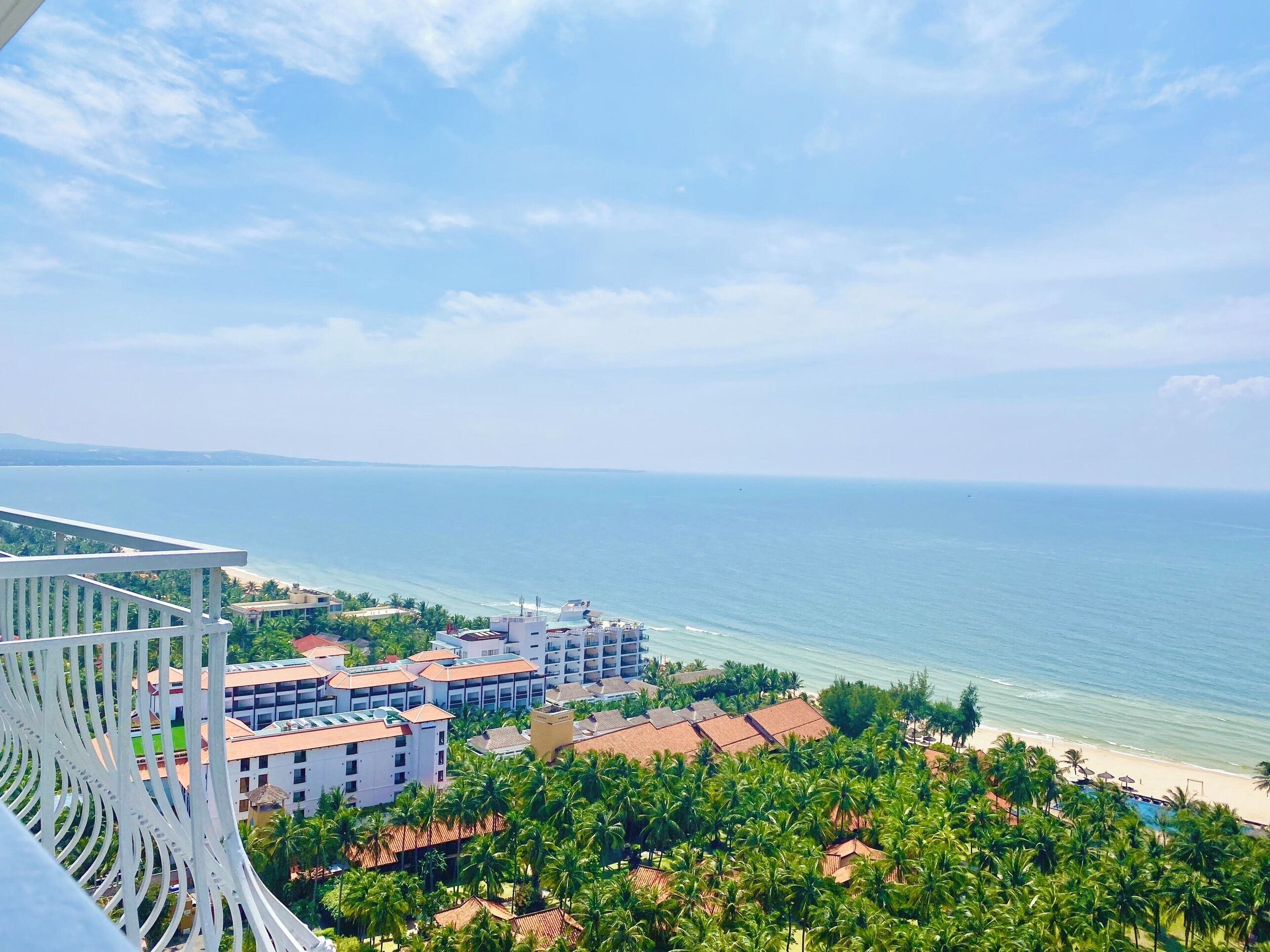 Premium bedding, pillowtop beds, minibar, in-room safe