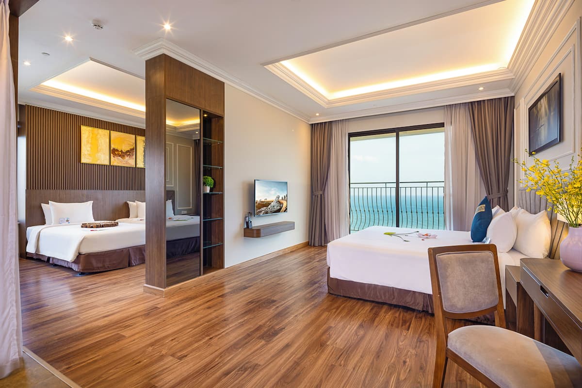 Studio Keluarga, bathtub, pemandangan samudra (Deluxe) | Seprai premium, bantalan ekstra lembut, minibar, dan brankas