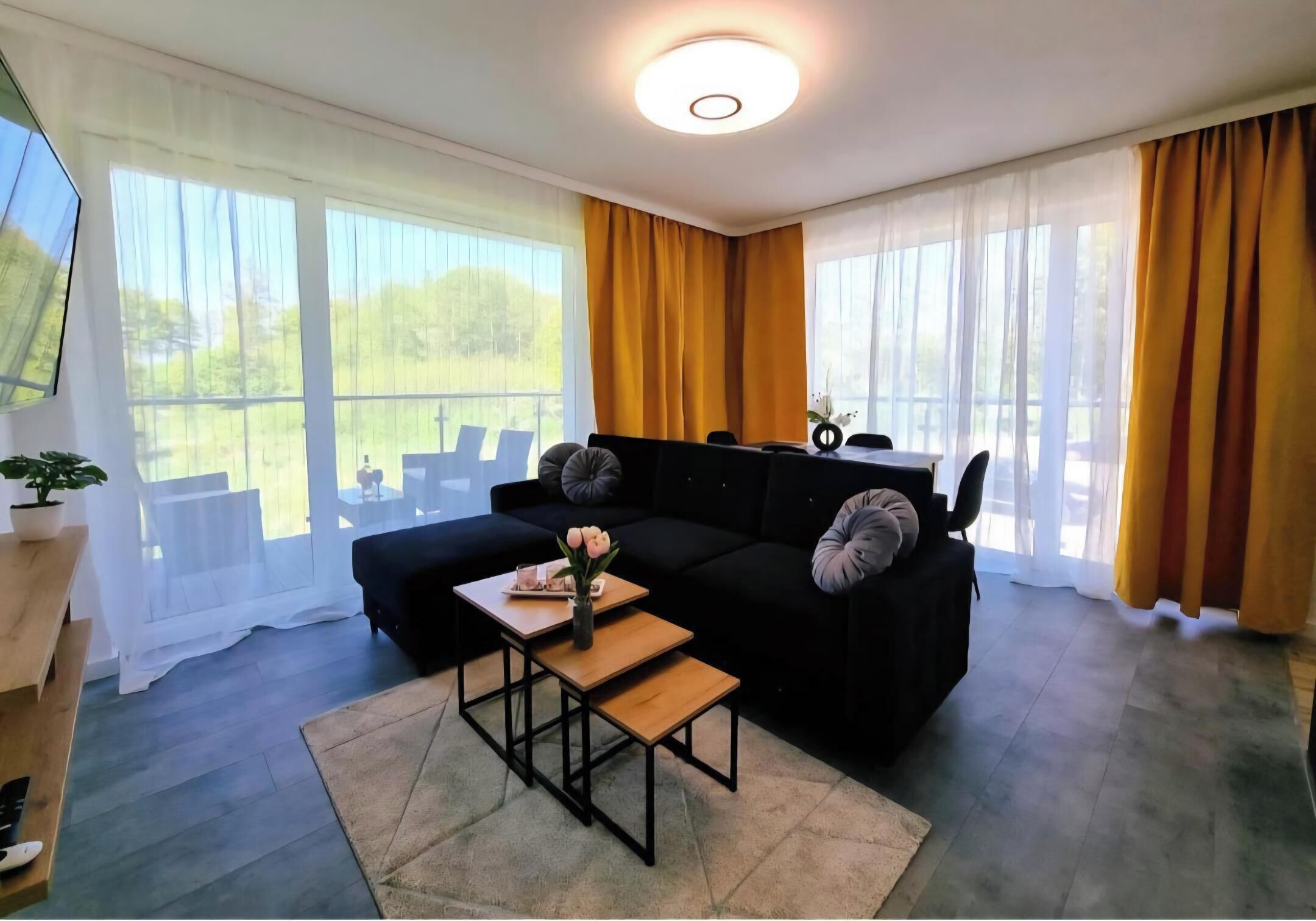 Apartment (17) | Living area | 30-inch plasma TV with cable channels, TV