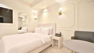 Deluxe Room (R) | Premium bedding, down comforters, individually decorated