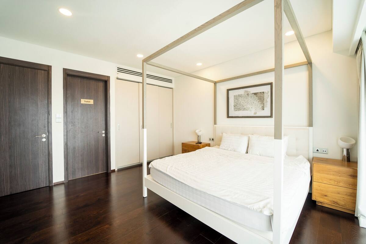 Panoramic Duplex | Peralatan tempat tidur premium, busa memori, bar mini, meja 