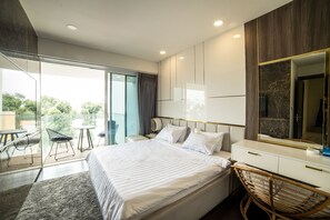 Signature-Maisonette | Hochwertige Bettwaren, Betten mit Memory-Foam-Matratzen, Minibar