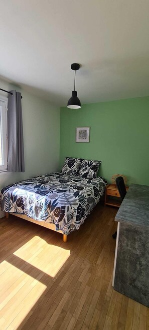 3 bedrooms, desk, iron/ironing board, free WiFi - Pom'Verte-Near downtown and the lake-Free private parking (Rated 3✰) (Annecy)