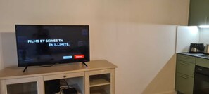 Interior - Pom'Verte-Near downtown and the lake-Free private parking (Rated 3✰) (Annecy)