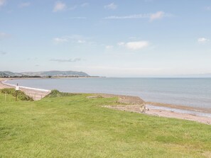 Beach - The Retreat (Watchet)