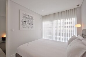 1 dormitorio, tabla de planchar con plancha, Internet y ropa de cama