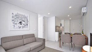 TV - Luxury Apartment - Be Apartments (Braga)