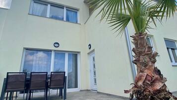 Apartment (Two Bedroom Apartment with Terrace) | Exterior