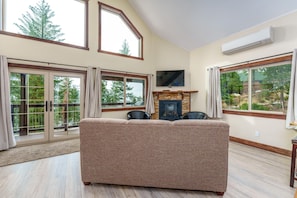 TV - Devonshire - Aberdeen (Yosemite National Park CA 95389)