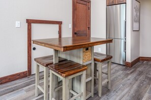 Dining - Devonshire - Aragon (Yosemite National Park CA 95389)