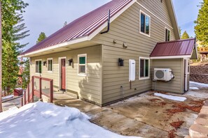 Exterior - Devonshire - Aragon (Yosemite National Park CA 95389)
