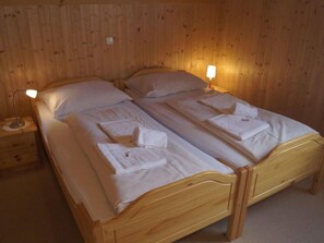 4 bedrooms, free Internet