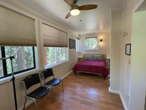1 bedroom, internet, bed sheets