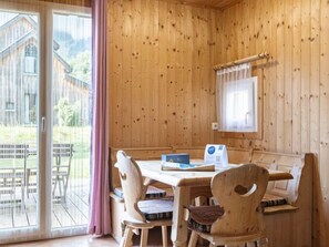 Dining - Superior #801 5 P mit Galerie by Interhome (Sankt Georgen am Kreischberg)