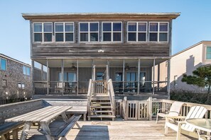 Outdoor dining - 6 BR Oceanfront House with Creek Dock (Pawleys Island)