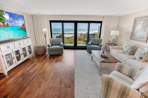 Paradise Found Beachfront Litchfield By the Sea