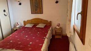 Room - 2-room cabin apartment, 6 people, pool, parking, WiFi (Orcières Merlette)