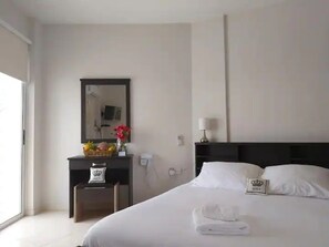 1 bedroom, in-room safe, iron/ironing board, free WiFi - Panoramic Holidays - Deluxe 5 - Apartment with Outdoor Jacuzzi - Sea View (Peyia)