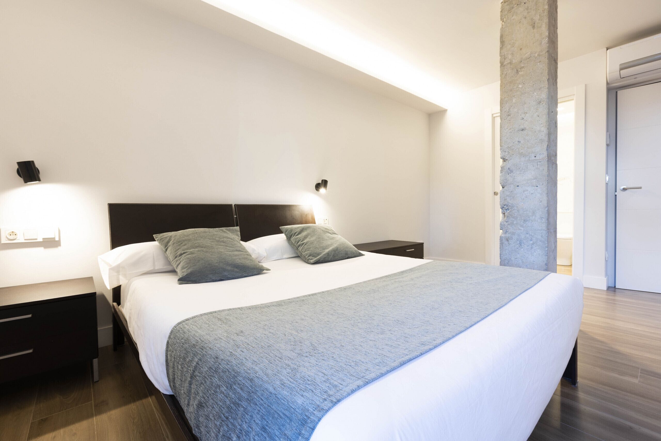 3 dormitorios, tabla de planchar con plancha, wifi gratis y ropa de cama