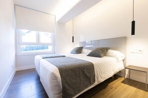 3 dormitorios, tabla de planchar con plancha, wifi gratis y ropa de cama