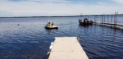 #9 2bed 1bath LAKE MI Fishing Cabin WiFi AC Deck Firepit Kayak Paddle Boat Dock