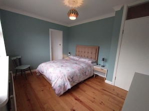 House | 3 bedrooms, iron/ironing board, free WiFi, bed sheets