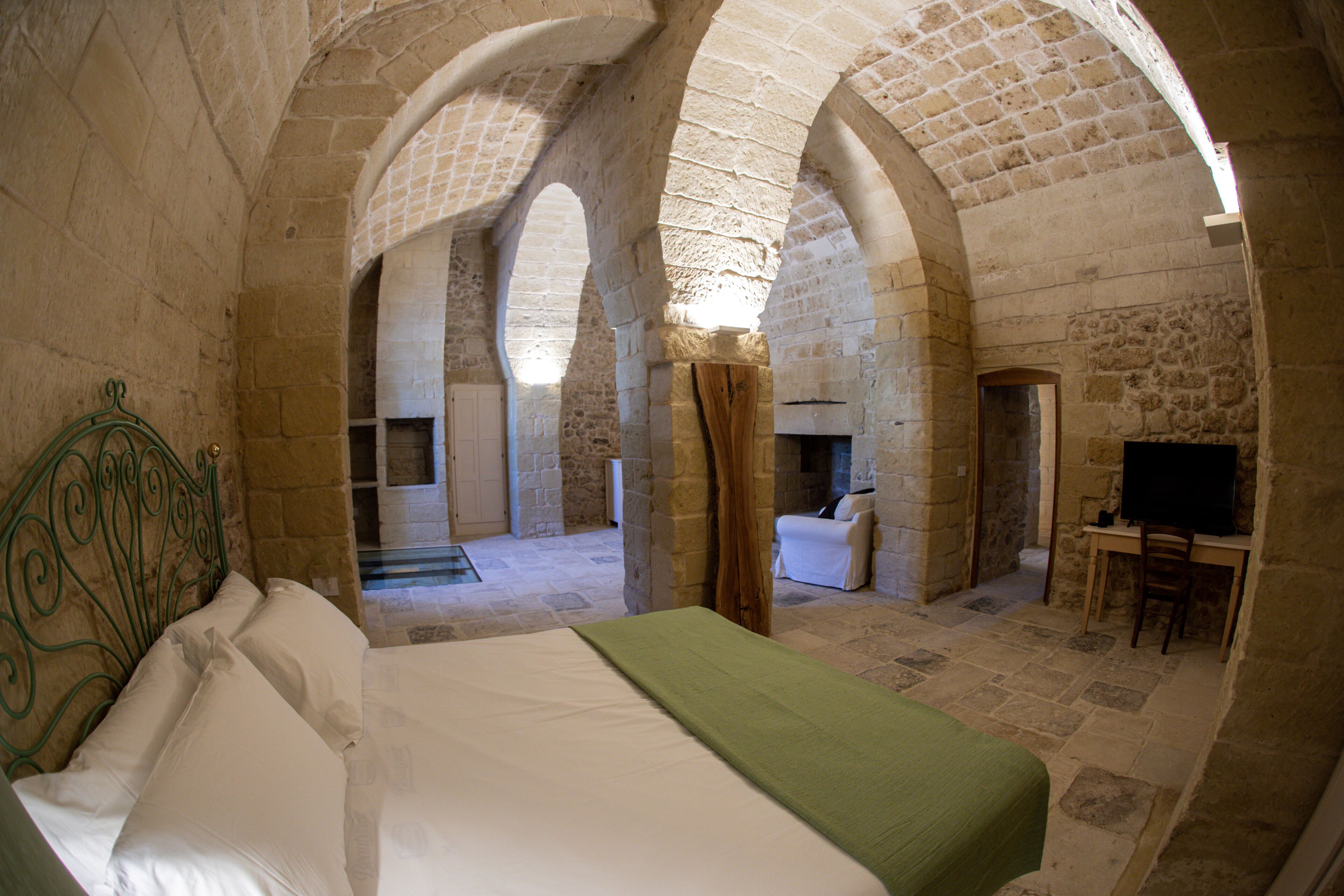 Superior Suite | Frette Italian sheets, premium bedding, down comforters, minibar