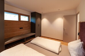 2 bedrooms, free WiFi, bed sheets, wheelchair access