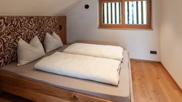 2 bedrooms, free WiFi, bed sheets, wheelchair access