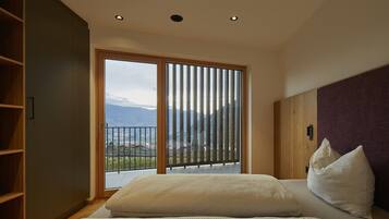 2 bedrooms, free WiFi, bed sheets, wheelchair access