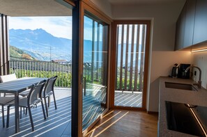 Interior - Apartment Hofer Hof TSCHIGAT with Mountain View, Wi-Fi & Terrace (Algund)