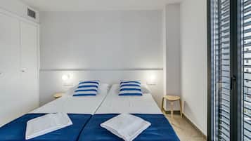 2 bedrooms, iron/ironing board, free WiFi