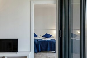 2 bedrooms, iron/ironing board, free WiFi - Pet-Friendly 'Pelosa Apartment' with Sea View, Shared Pool & Wi-Fi (Roses)