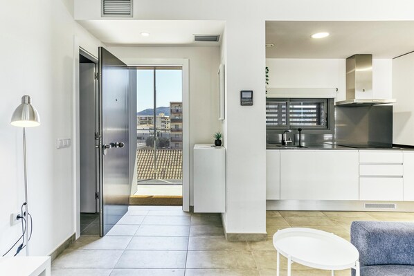 Interior - Pet-Friendly 'Murtra Apartment' with Sea View, Shared Pool & Wi-Fi (Roses)