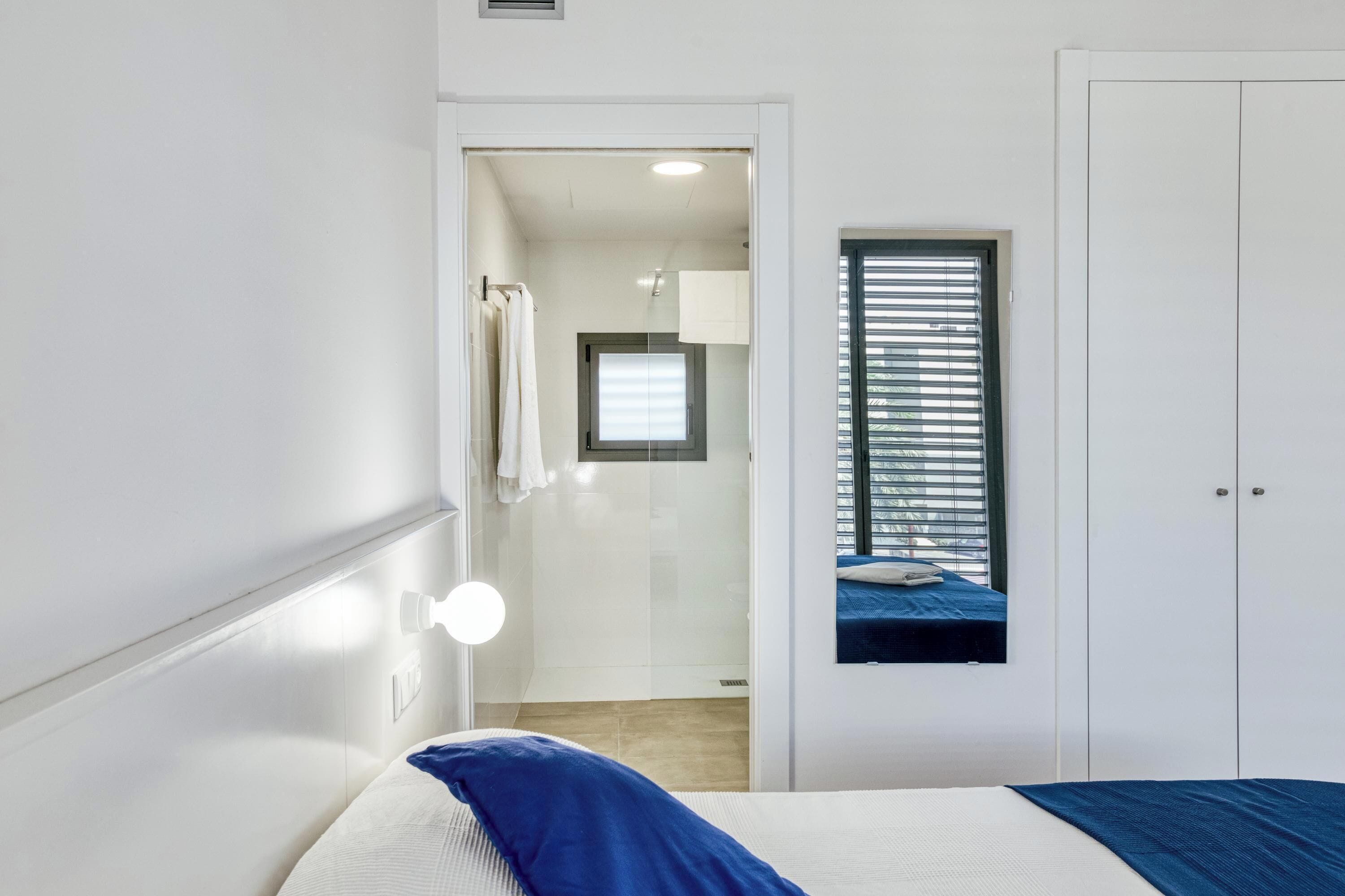 2 quartos, ferros/tábuas de passar roupa, Wi-Fi de cortesia