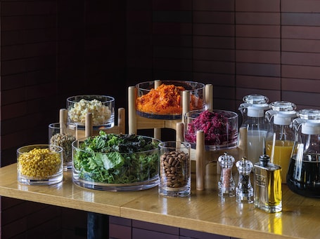 Daily cooked-to-order breakfast (JPY 1320 per person)