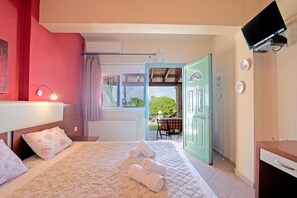 1 bedroom, free WiFi, bed sheets