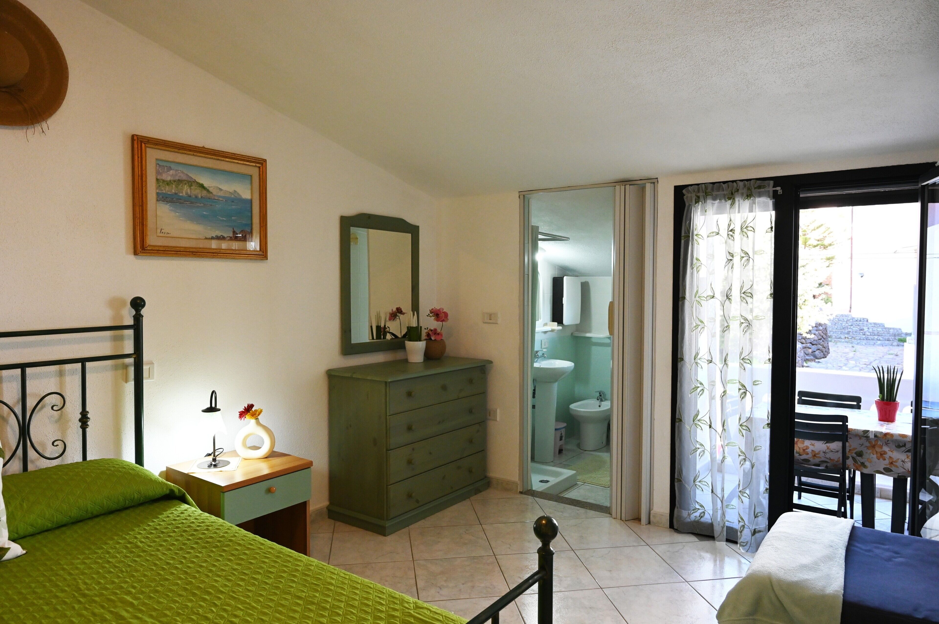 3 habitaciones, tabla de planchar con plancha y wifi gratis 