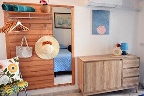 Interior - Holiday Apartment near the Beach with Wi-Fi and Terrace (cala gonone)