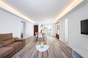 TV - Apartment 'Albercutx Pollentia 2' with Wi-Fi and Air Conditioning (Puerto Pollensa)