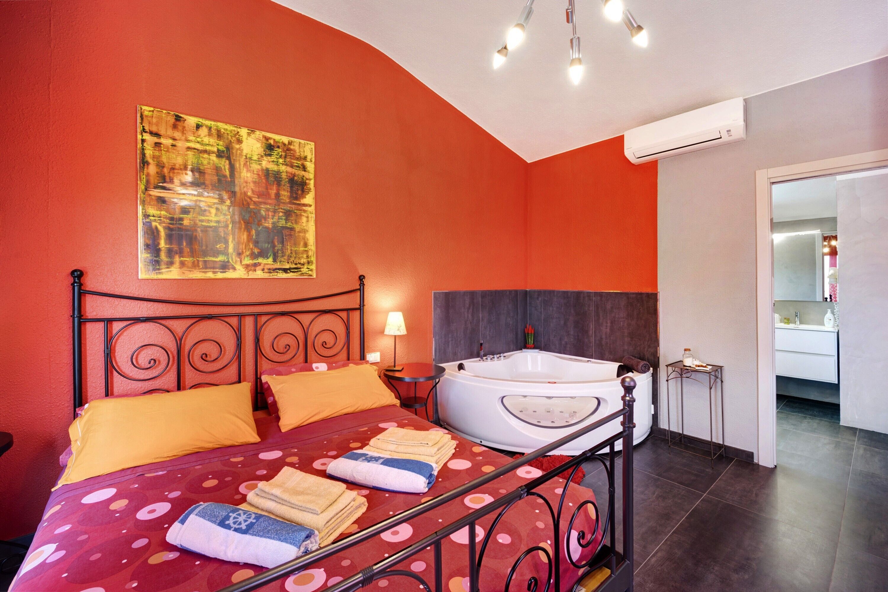 4 chambres, fer et planche à repasser, Wi-Fi gratuit, draps fournis