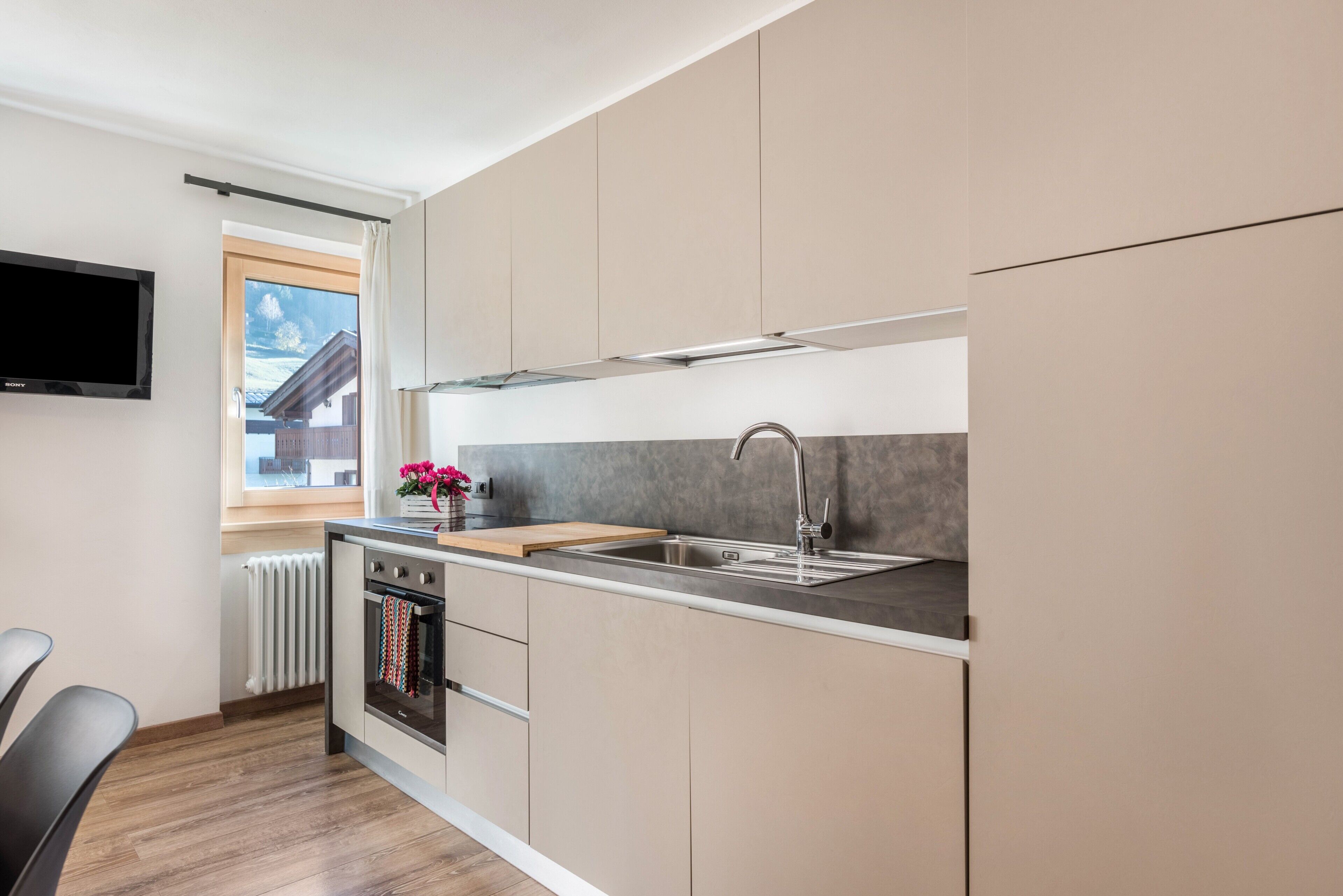 Refrigerador, horno, placa de cocina, lavavajillas