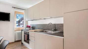 Refrigerador, horno, placa de cocina, lavavajillas