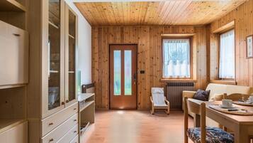 Televisión, chimenea