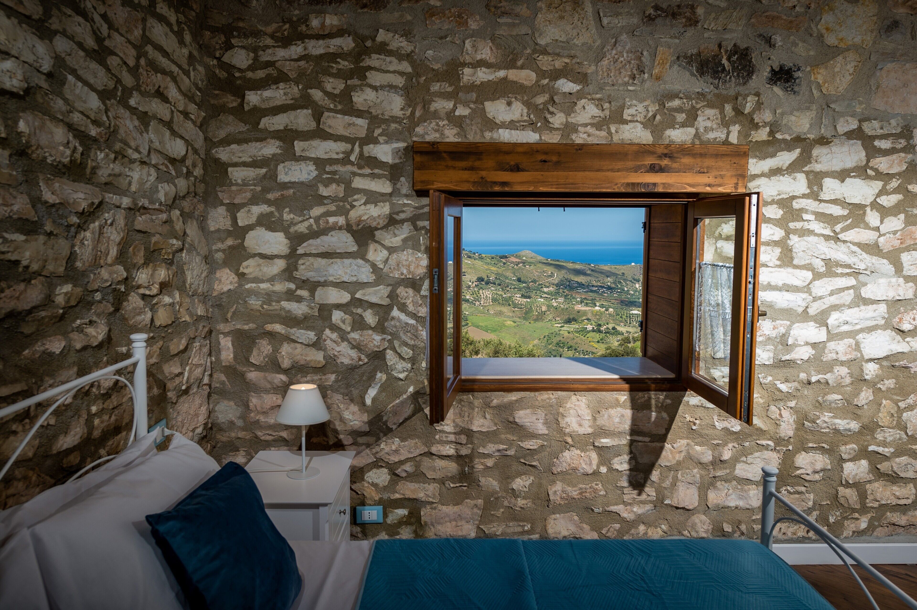 2 slaapkamers, een strijkplank/strijkijzer, gratis wifi, beddengoed