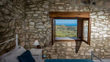 2 slaapkamers, een strijkplank/strijkijzer, gratis wifi, beddengoed