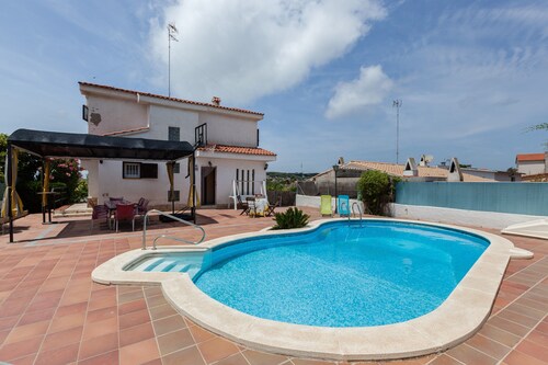 Holiday Home 'Villa Lilia' with Sea View, Private Pool and Wi-Fi