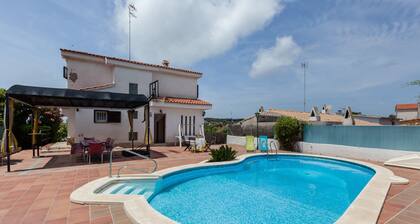 Holiday Home 'Villa Lilia' with Sea View, Private Pool and Wi-Fi