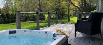 HOT TUB|Beauitiful Backyard Oasis|Newly Renovated