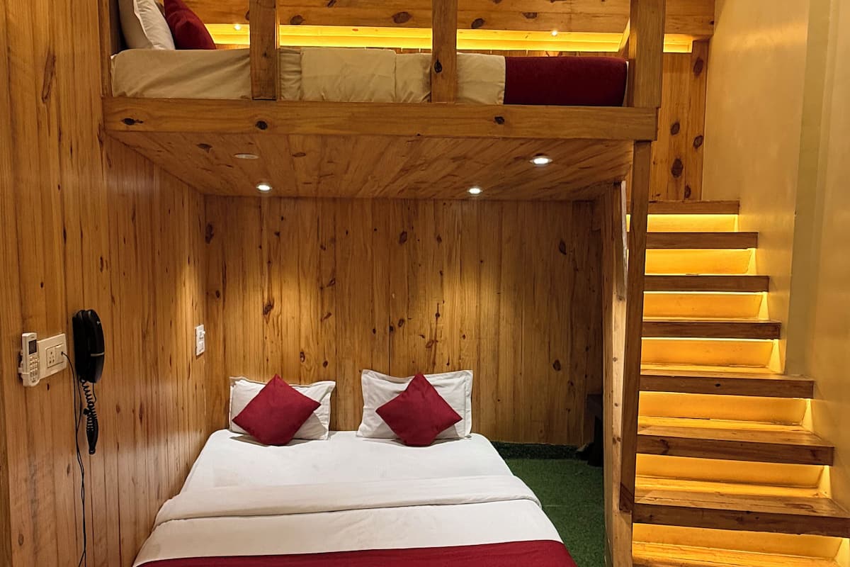 Executive Triple Room | Soundproofing, free WiFi, bed sheets